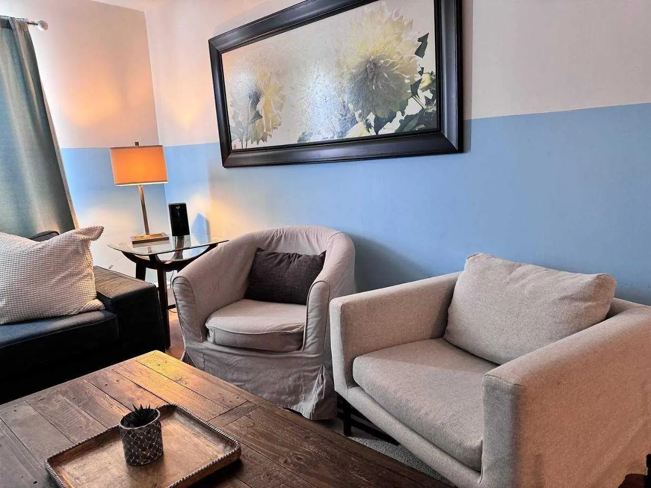 Stylish City Base For Groups And Families, Unit #4 Halifax